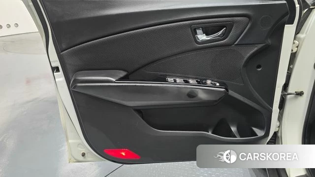 Ssangyong Tivoli Air id 4269330 из Кореи 16