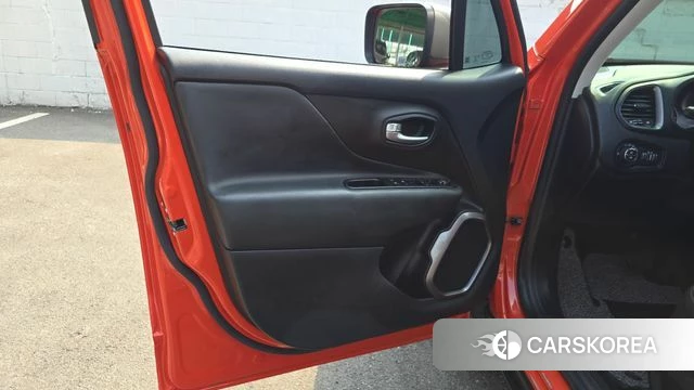 Jeep Renegade id 4530575 из Кореи 16