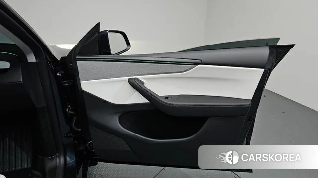 Tesla Model Y id 4515926 из Кореи 16