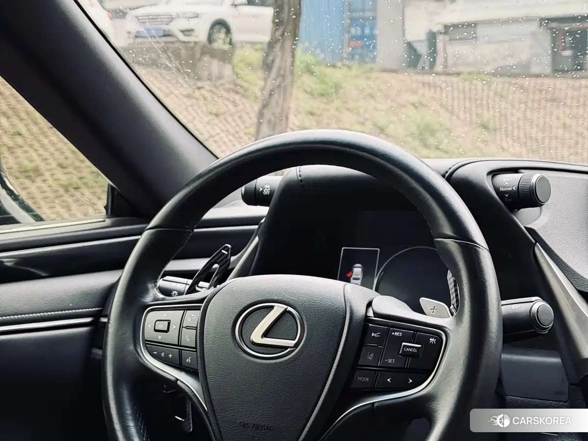 Lexus ES id 4576509 из Китая 16