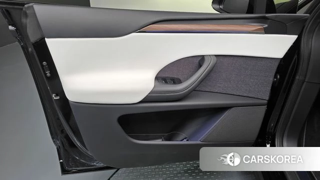 Tesla Model X id 4847147 из Кореи 16