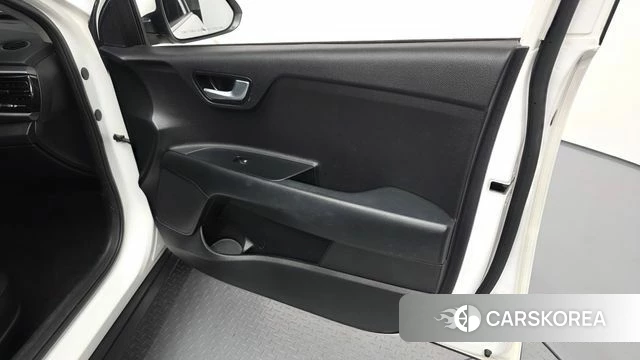Kia Stonic id 4403508 из Кореи 16