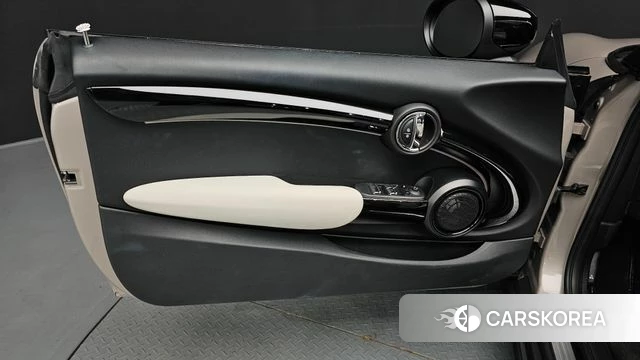 Mini Cooper S Convertible id 4395509 из Кореи 16