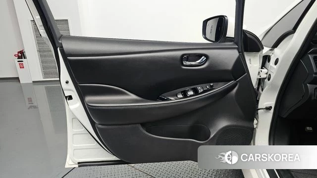 Nissan Leaf (ZE1) id 4836882 из Кореи 15