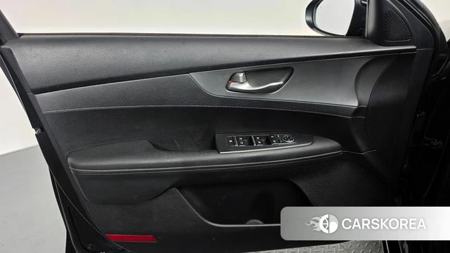 Kia Come New K3 id 4873354 из Кореи 16