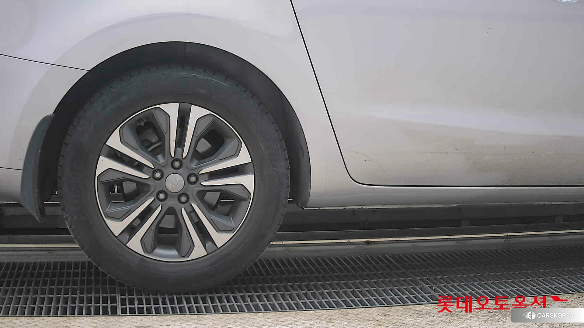 Kia Carnival id 4289610 из Кореи 16