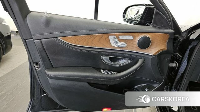 Mercedes-Benz E-Class W213 id 4250977 из Кореи 16