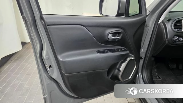Jeep Renegade id 4475985 из Кореи 16