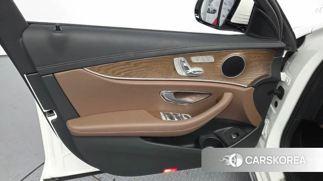 Mercedes-Benz E-Class W213 id 4636521 из Кореи 16