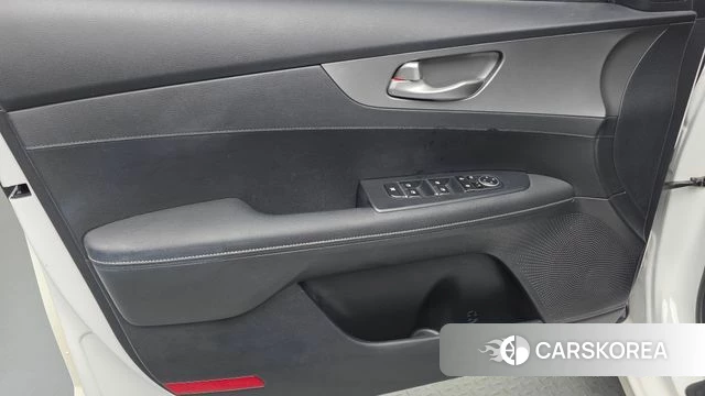 Kia Come New K3 id 4693851 из Кореи 16