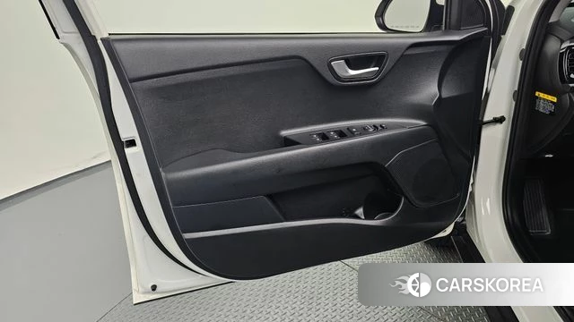 Kia Stonic id 4899935 из Кореи 16
