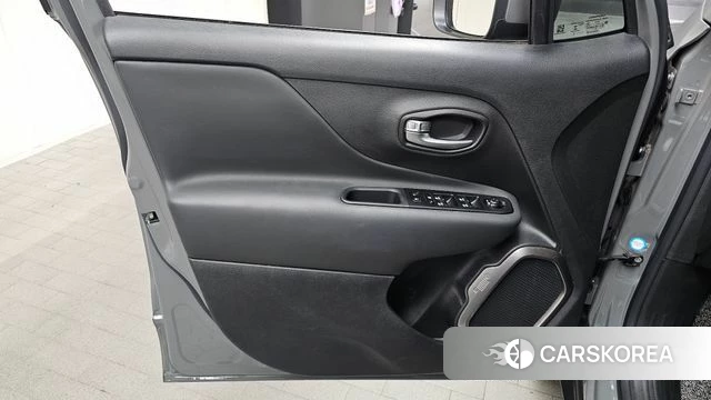 Jeep Renegade id 4429291 из Кореи 16