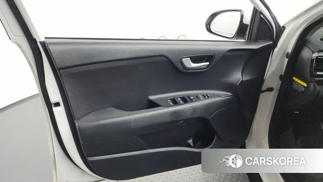 Kia Stonic id 4435678 из Кореи 16
