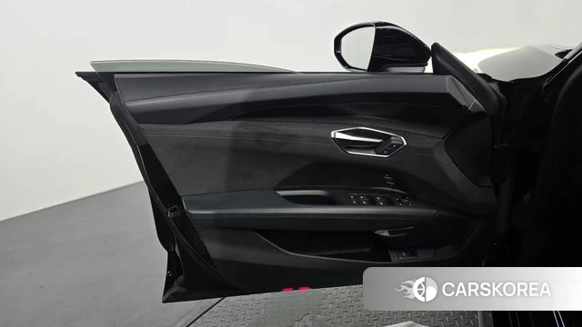 Audi e-Tron GT id 4631574 из Кореи 16