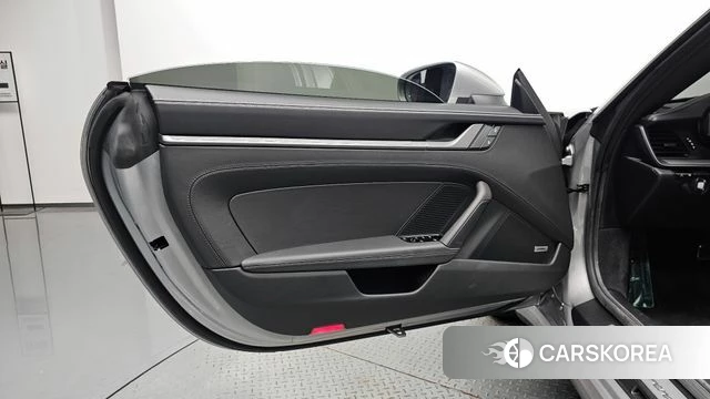 Porsche 911(992) id 4688887 из Кореи 16