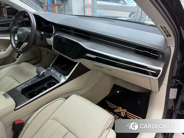 Audi A6L id 4321280 из Китая 16