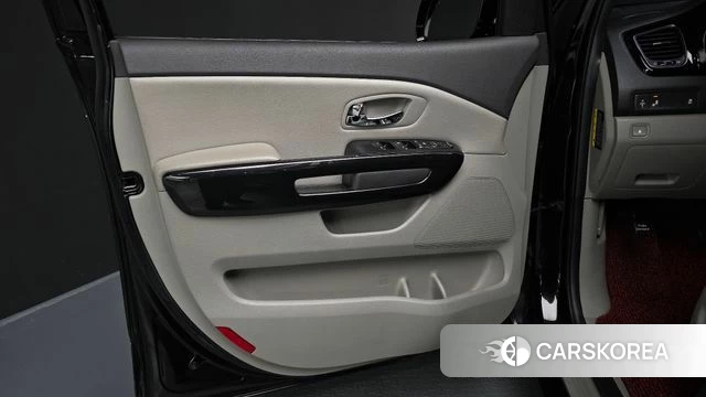 Kia All New Carnival id 4430625 из Кореи 16