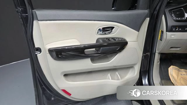 Kia The New Carnival id 4356975 из Кореи 16