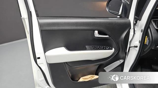 Kia The New Kia Ray EV id 4640261 из Кореи 16