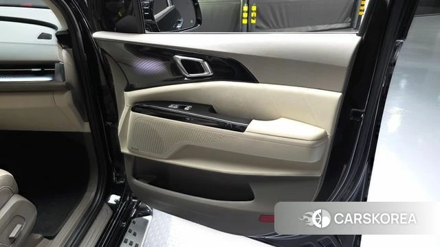 Kia Carnival 4th generation id 4593100 из Кореи 16