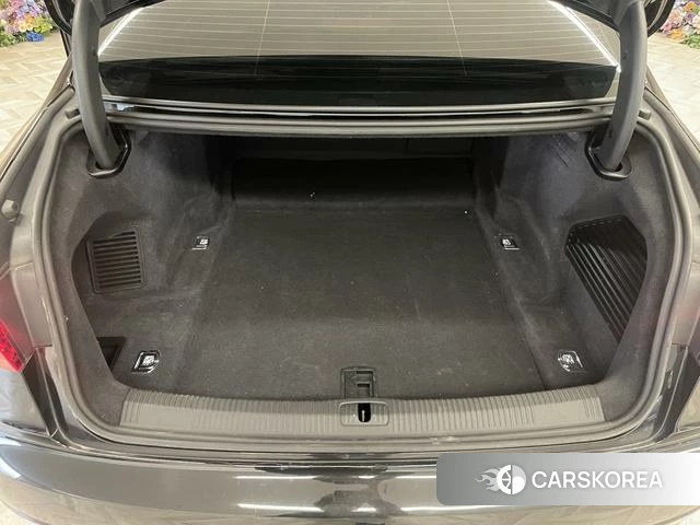 Audi A8 id 4272554 из Китая 16