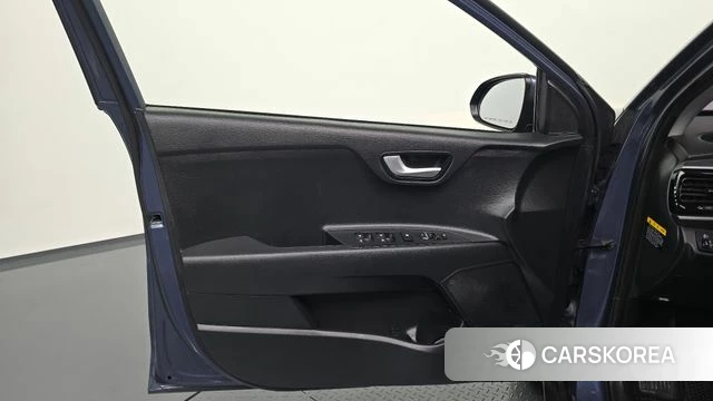 Kia Stonic id 4755478 из Кореи 16