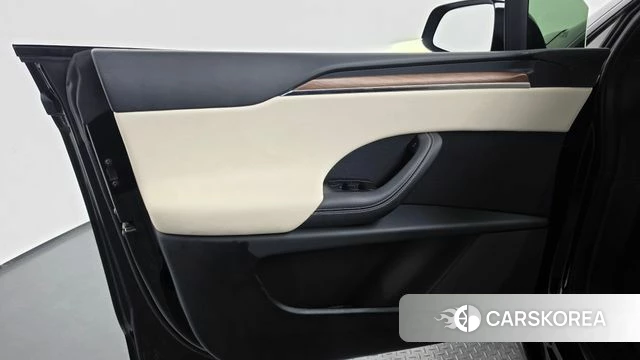 Tesla Model X id 4773968 из Кореи 16