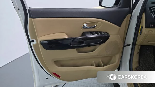 Kia All New Carnival id 4795049 из Кореи 16