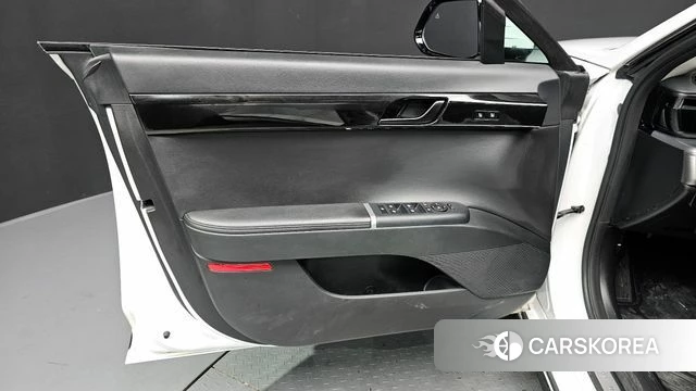 Hyundai Grandeur (GN7) id 4201056 из Кореи 16