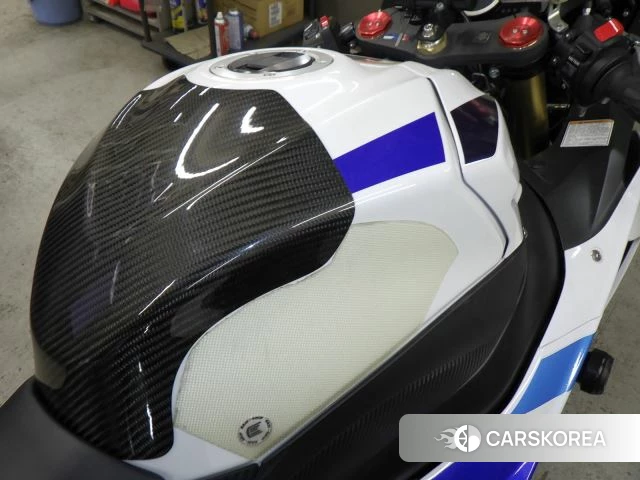 Suzuki GSX-R1000 id 3946865 из Японии 16