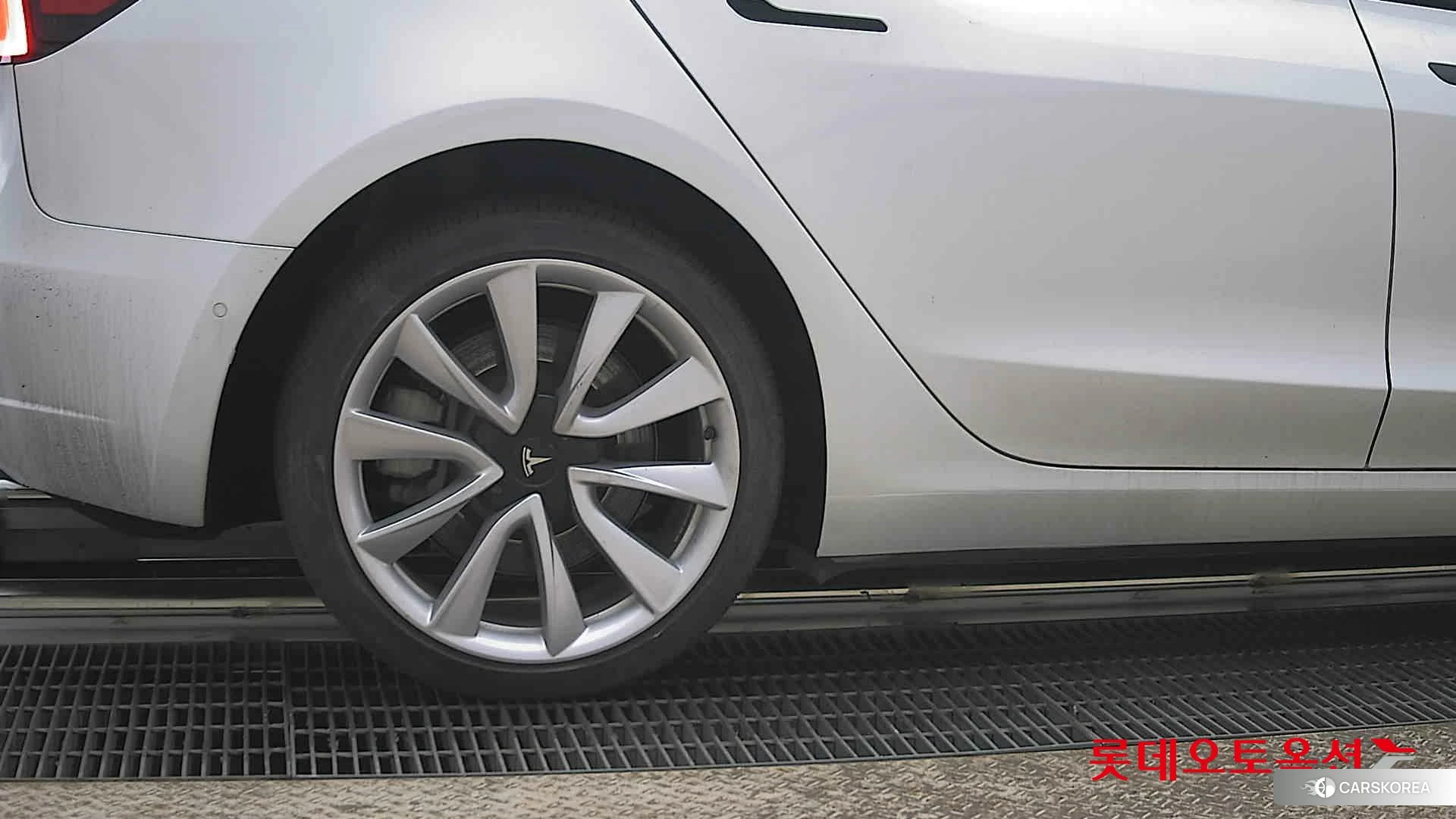 Tesla Model 3 Long Range id 3881981 из Кореи 16