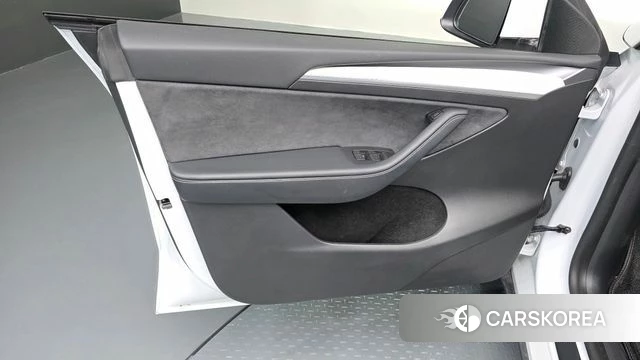 Tesla Model Y id 4757726 из Кореи 16