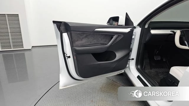 Tesla Model Y id 4408518 из Кореи 16