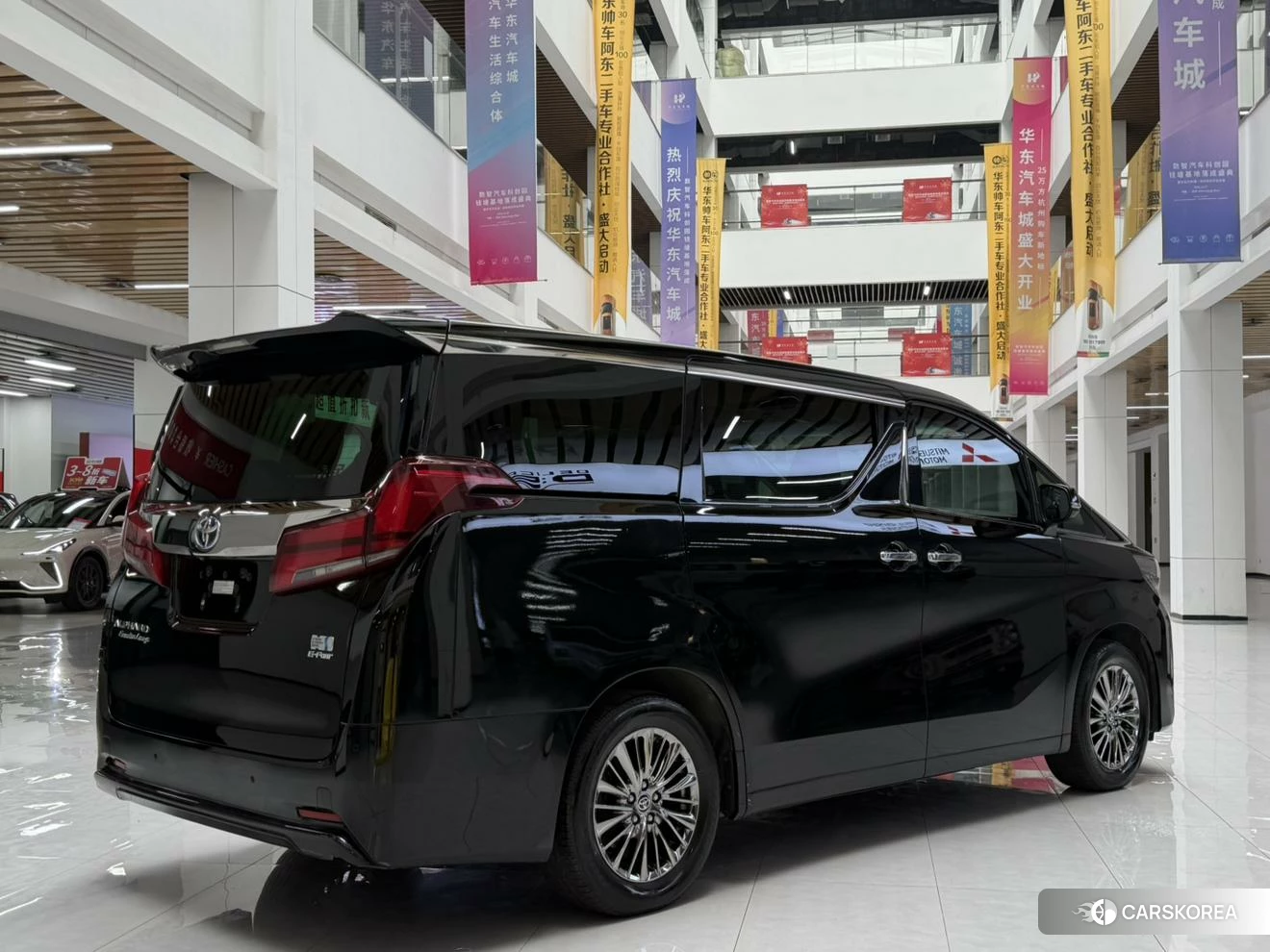 Toyota Elfa id 4455123 из Китая 16
