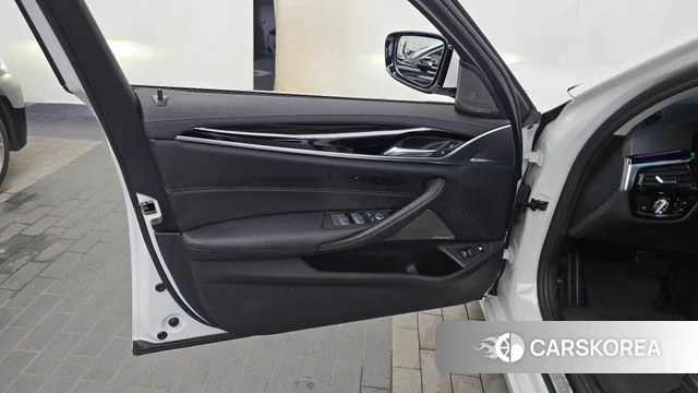 BMW 5 Series (G30) id 4482275 из Кореи 16