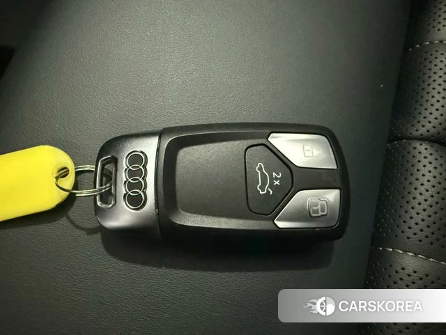 Audi Q5L id 4256992 из Китая 16