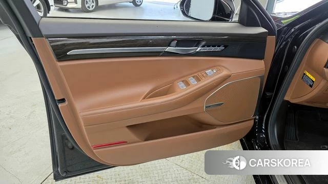 Genesis G90 id 4283563 из Кореи 16