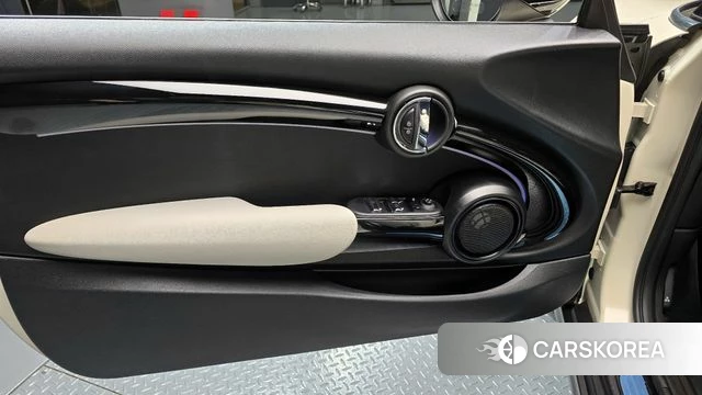 Mini Cooper S Convertible id 4382269 из Кореи 16