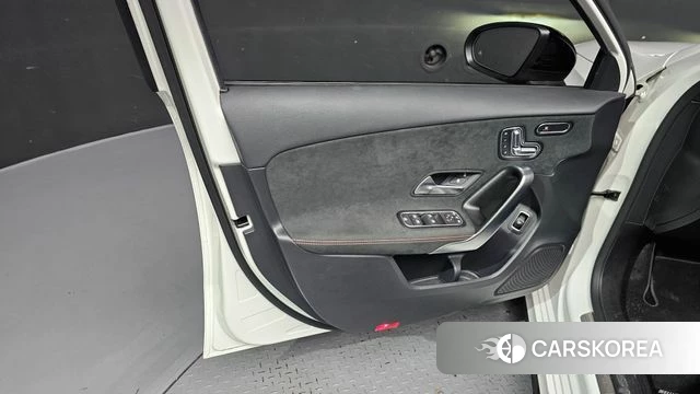 Mercedes-Benz A-Class W177 id 4640979 из Кореи 16