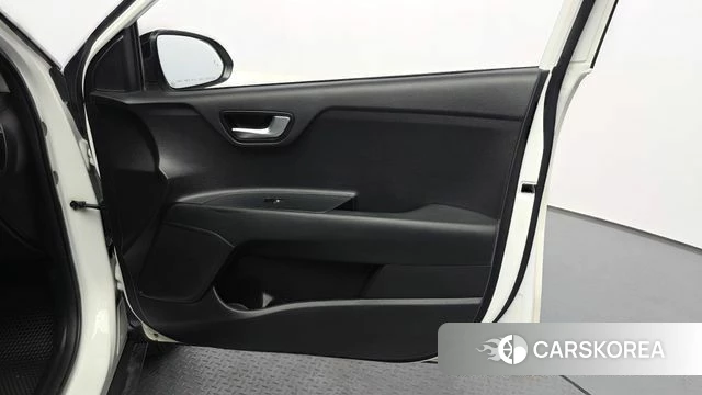 Kia Stonic id 4672860 из Кореи 16