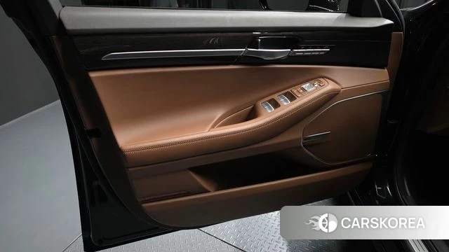 Genesis G90 id 4267932 из Кореи 16