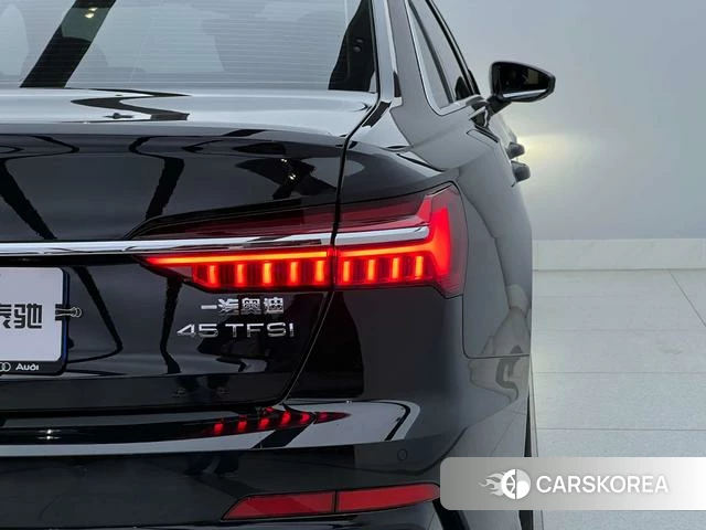 Audi A6L id 4335778 из Китая 16