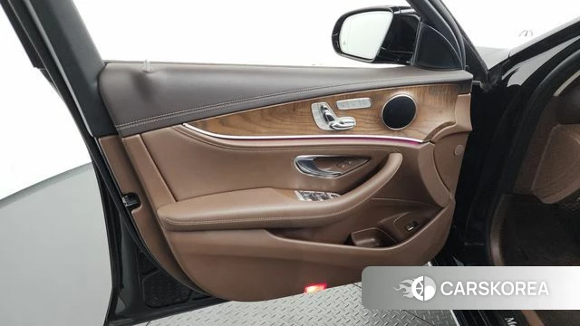 Mercedes-Benz E-Class W213 id 4530684 из Кореи 16