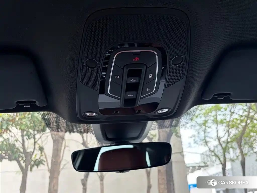Audi Q5L id 4545691 из Китая 16
