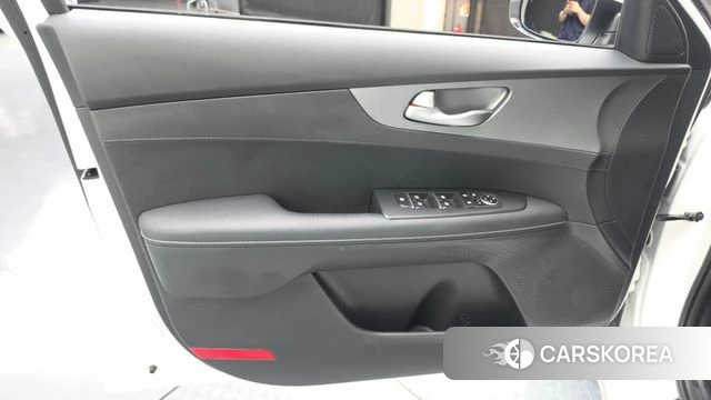 Kia Come New K3 id 4587046 из Кореи 16