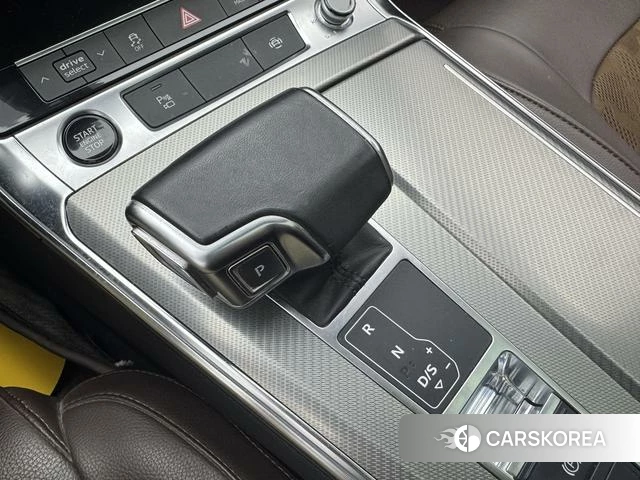 Audi A6L id 4255936 из Китая 16