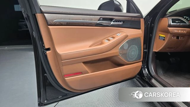 Genesis G90 id 4490772 из Кореи 16