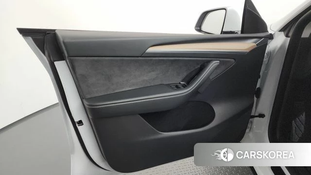Tesla Model Y id 4640489 из Кореи 16