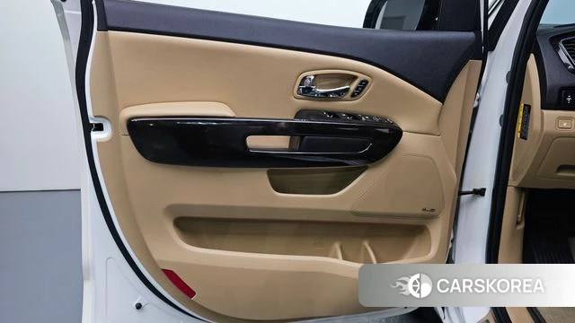 Kia The New Carnival id 4250889 из Кореи 16