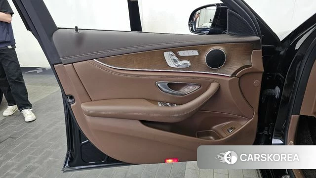 Mercedes-Benz E-Class W213 id 4356279 из Кореи 16